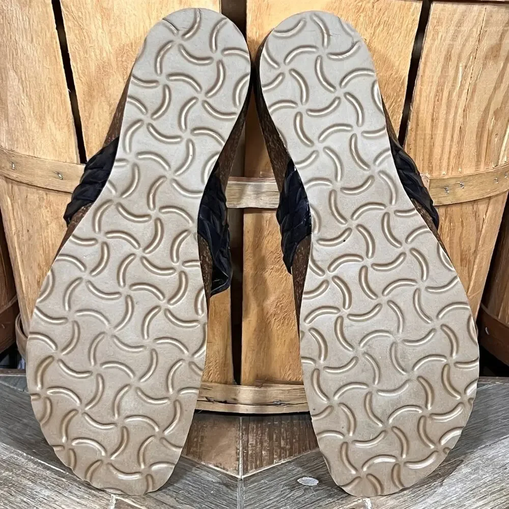 Tuscany by Easy Street Bene Wedge Cork Black Leather Thong Sandals Women 10 WIDE